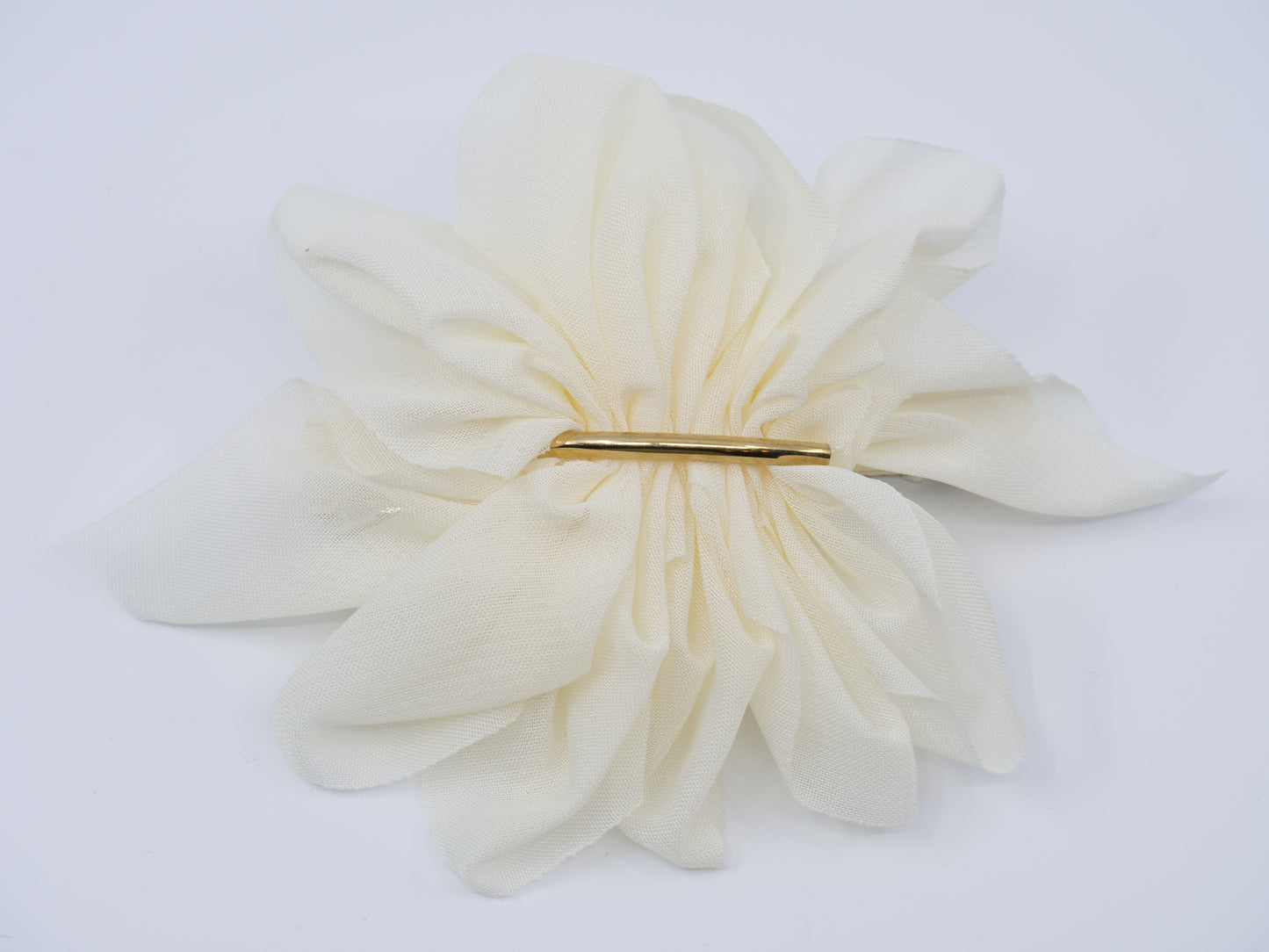 Haarclip in Blumen-Optik Weiß