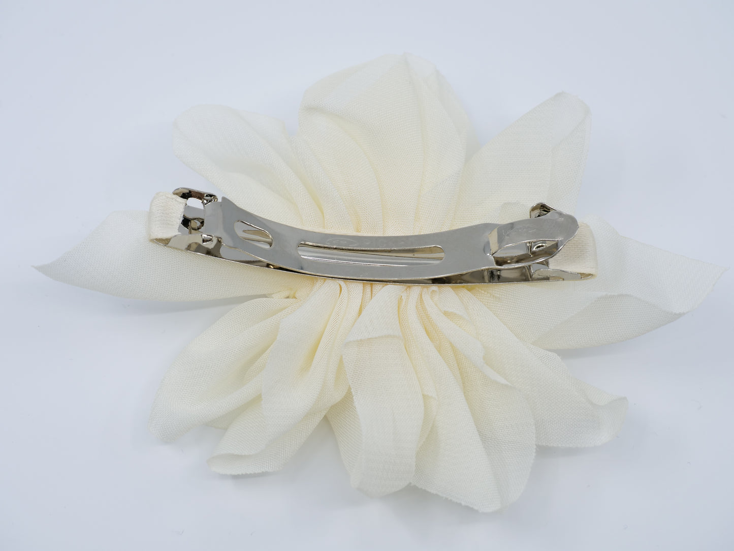 Haarclip in Blumen-Optik Weiß