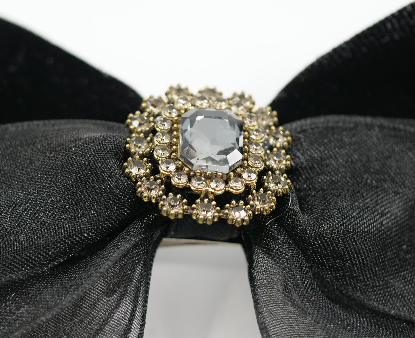 Haarschleife mit Strass-Steinen